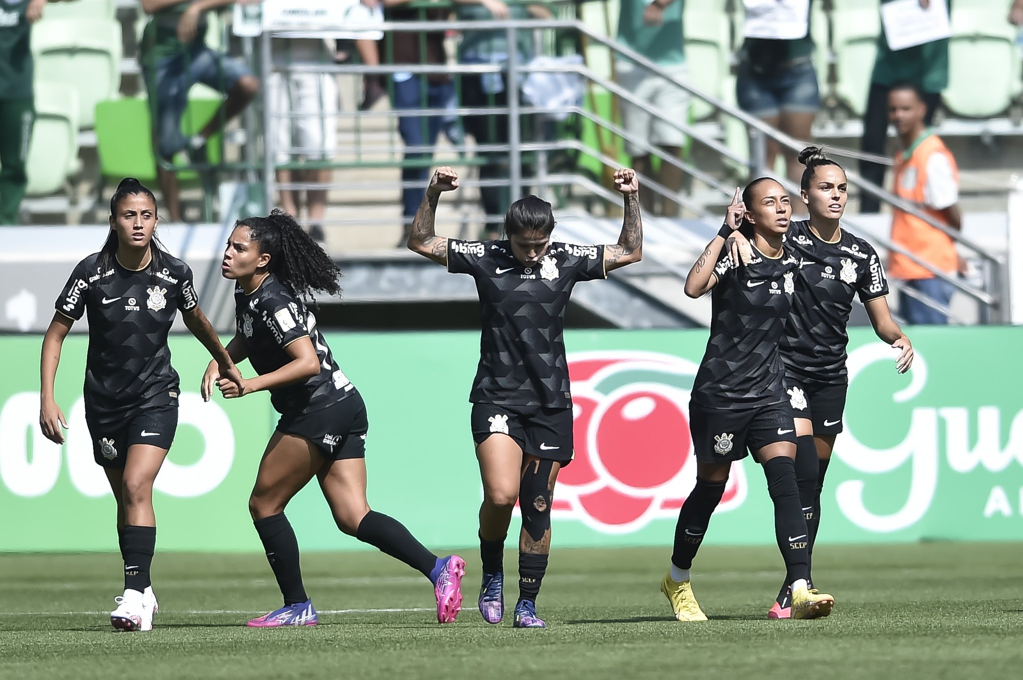 Fut. Feminino: Corinthians goleia o Inter por 4 a 1 e é Tetracampeão  Brasileiro