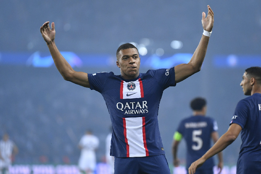 Líder da Ligue 1, PSG enfrenta o Brest, neste sábado, 10, em Paris -