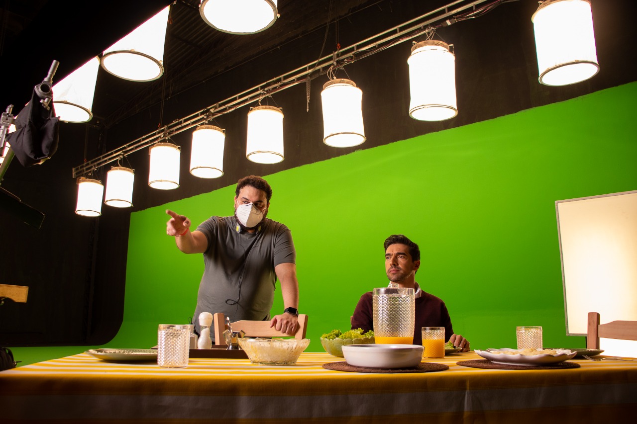 Abel durante gravação da do vídeo de divulgação do filme