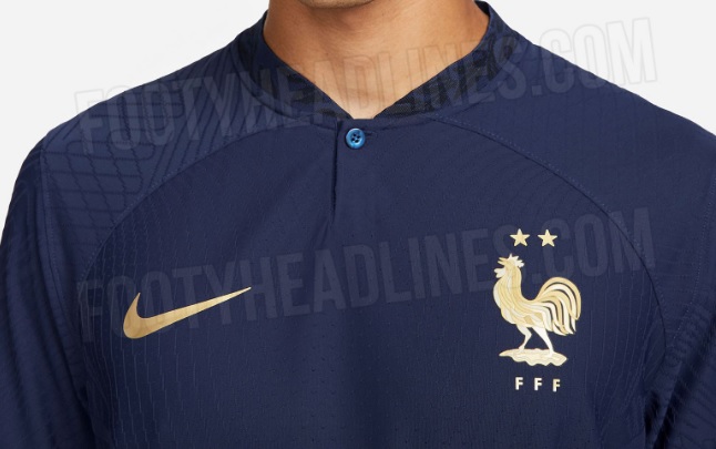 Azul marinho e detalhes dourados: site vaza camisa da França para a Copa
