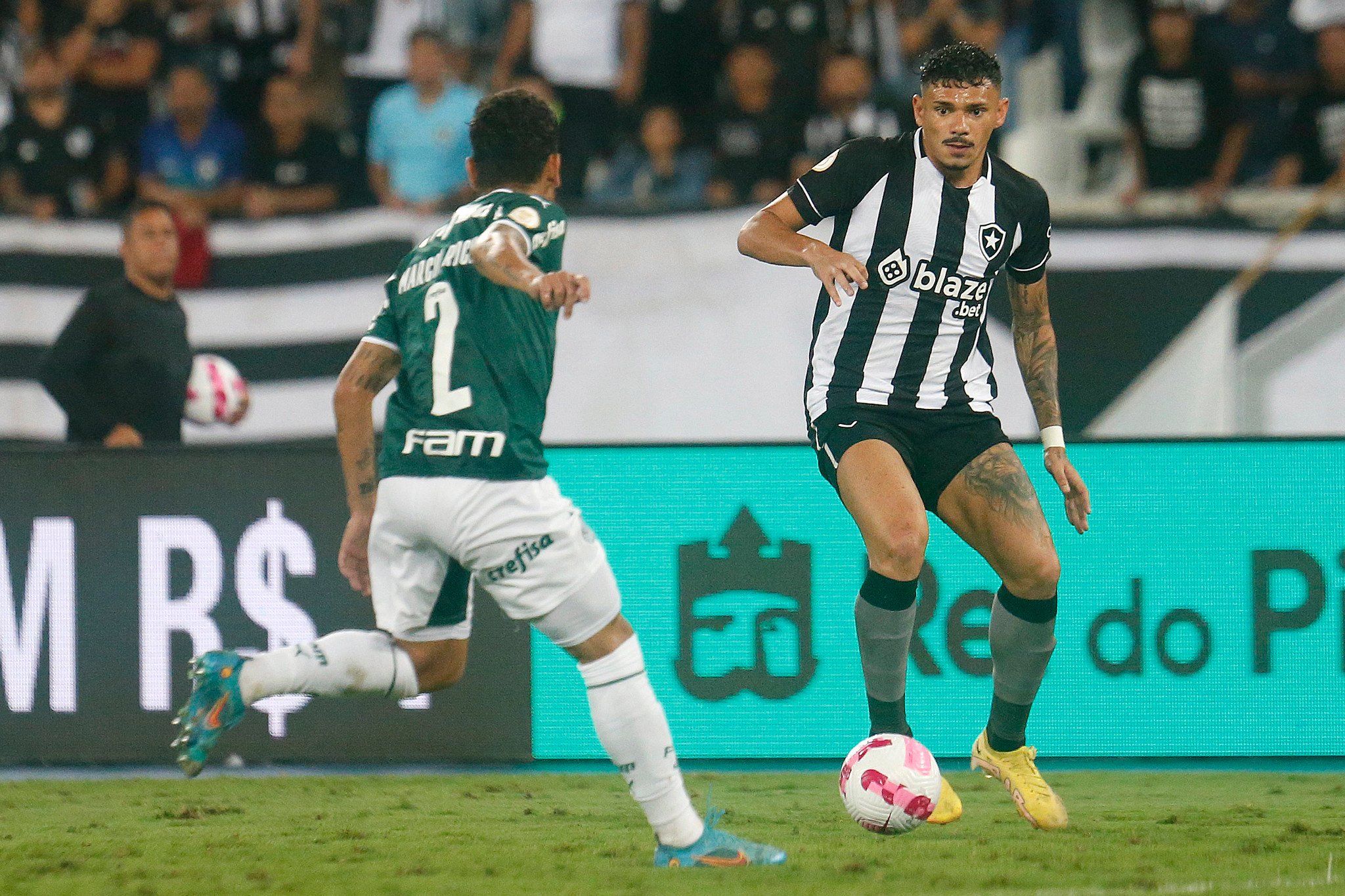 Eficiência do Palmeiras evitou noite de ‘novo herói’ do Botafogo