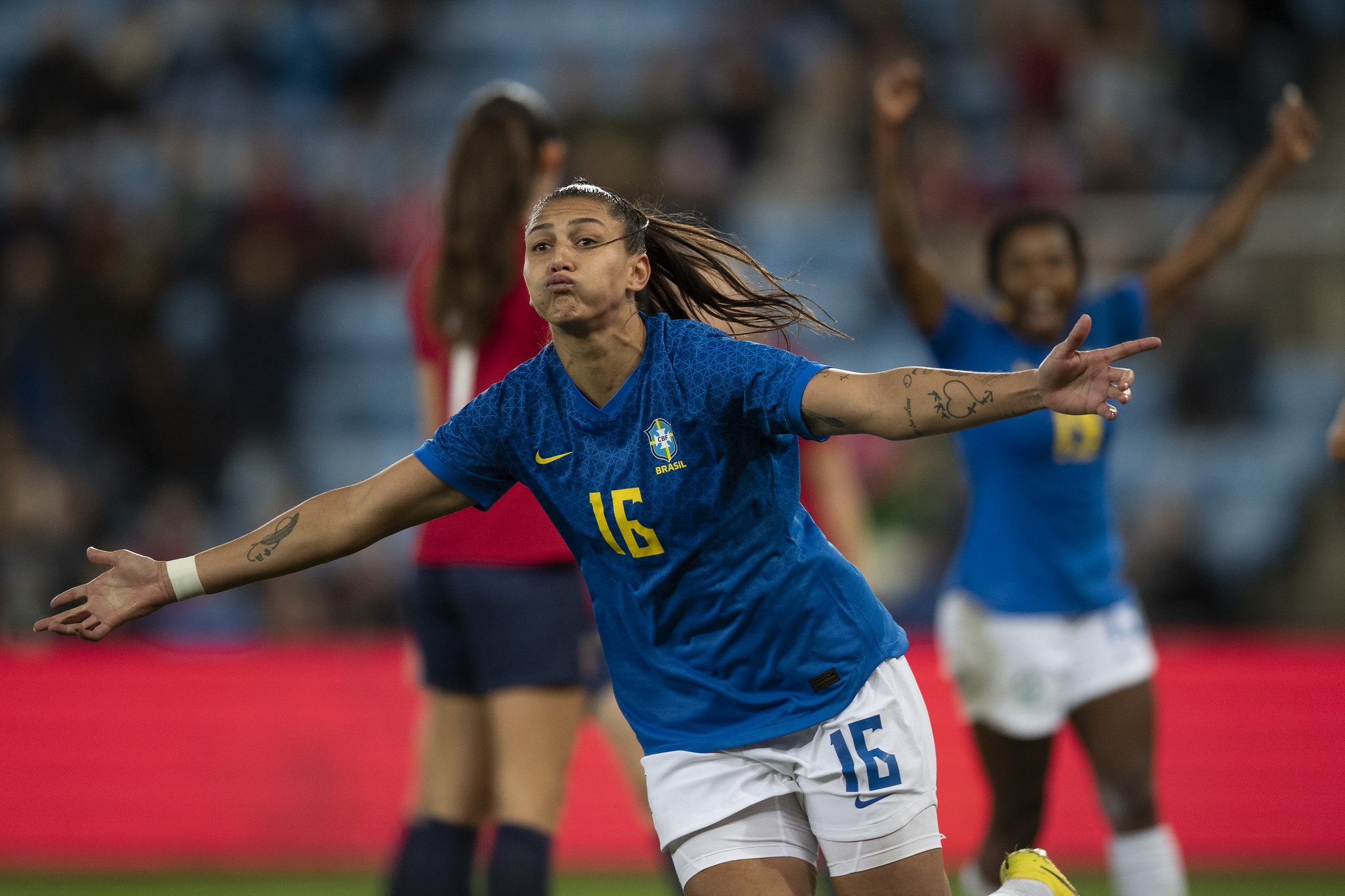 Com dois de Bia Zaneratto, seleção brasileira feminina goleia a Noruega