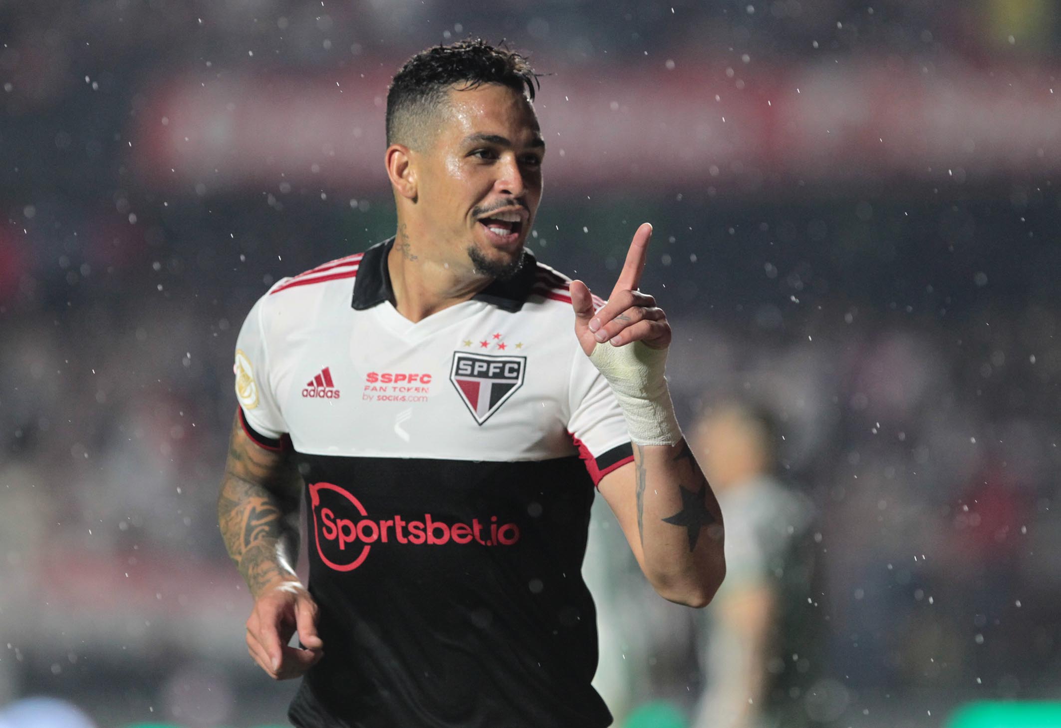 Vitória aumenta chance do São Paulo ir à Libertadores; veja probabilidades