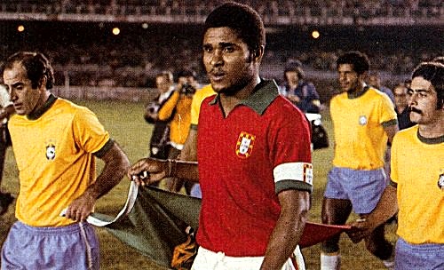Eusébio, craque de Portugal, antes de jogo com a seleção brasileira -