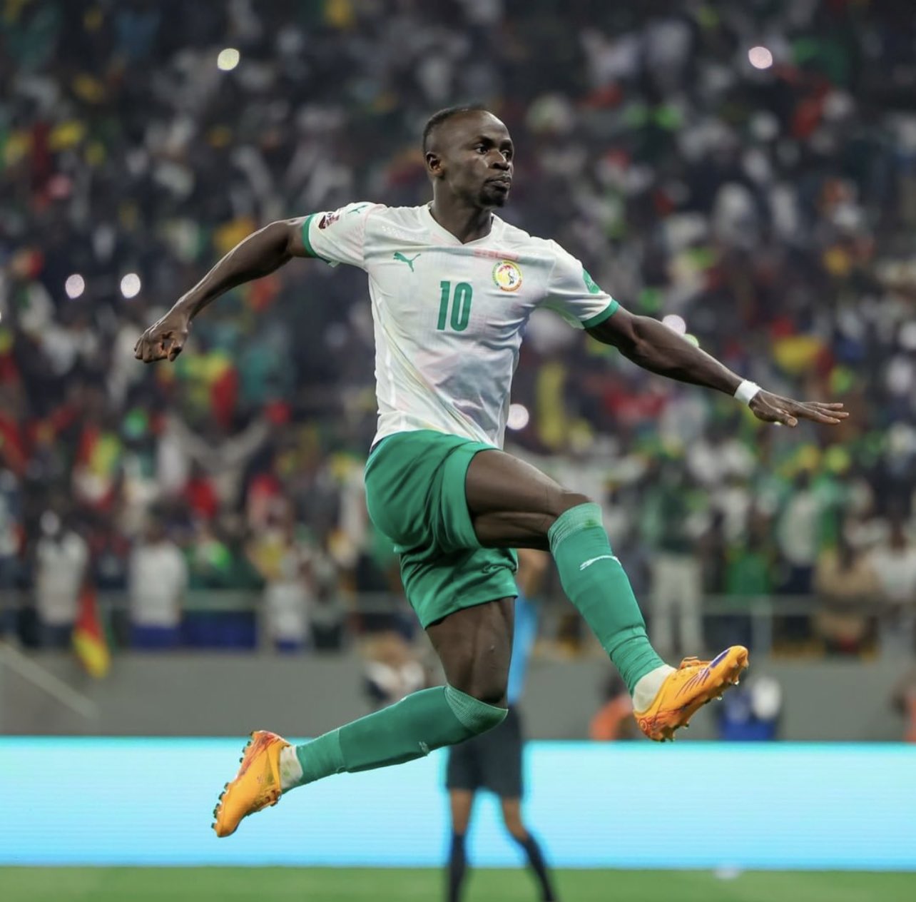 Apesar de dúvida por problema físico, Mané, astro de Senegal, vai à Copa -