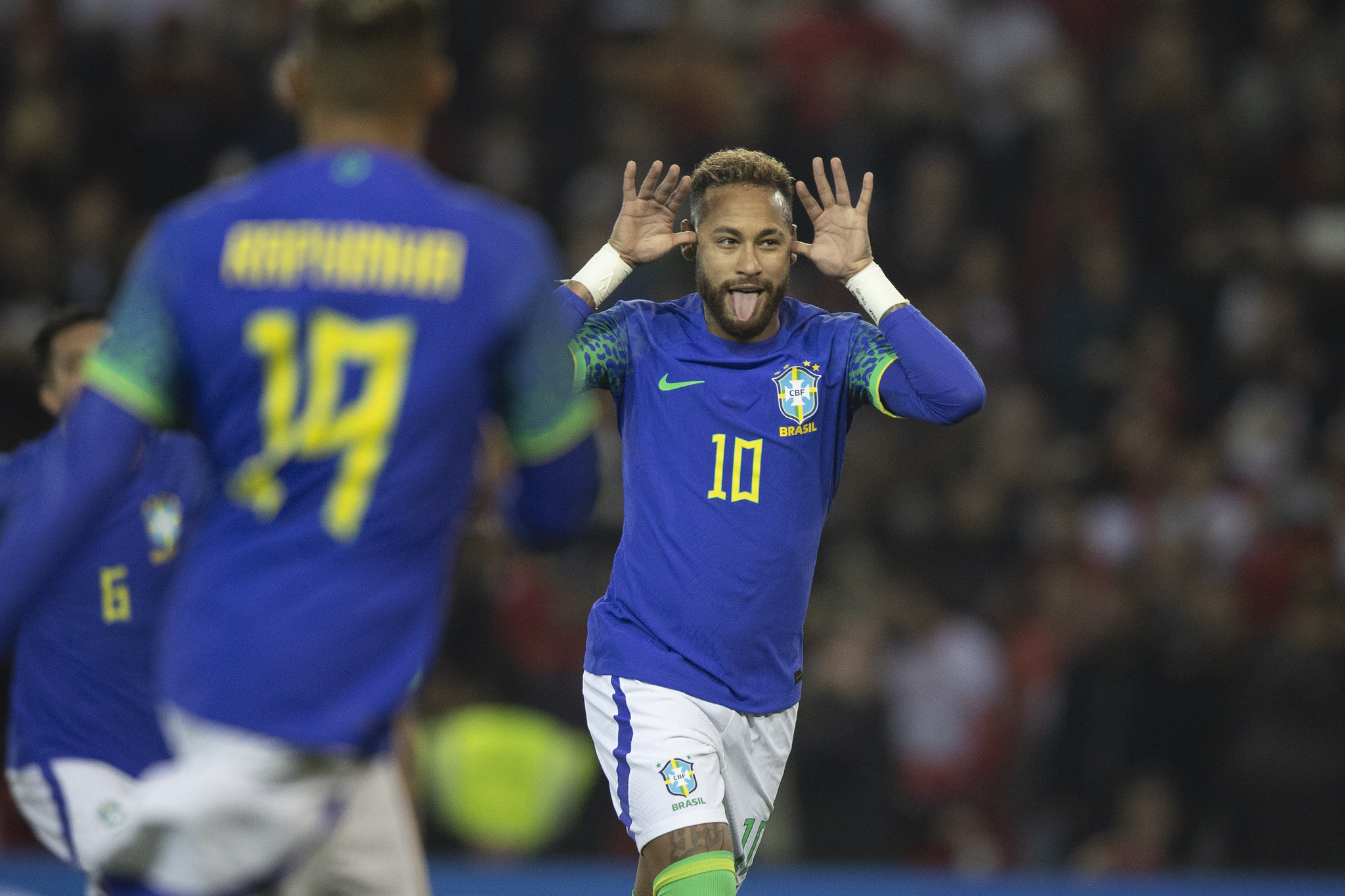 Neymar comemora com careta: nem aí para os críticos