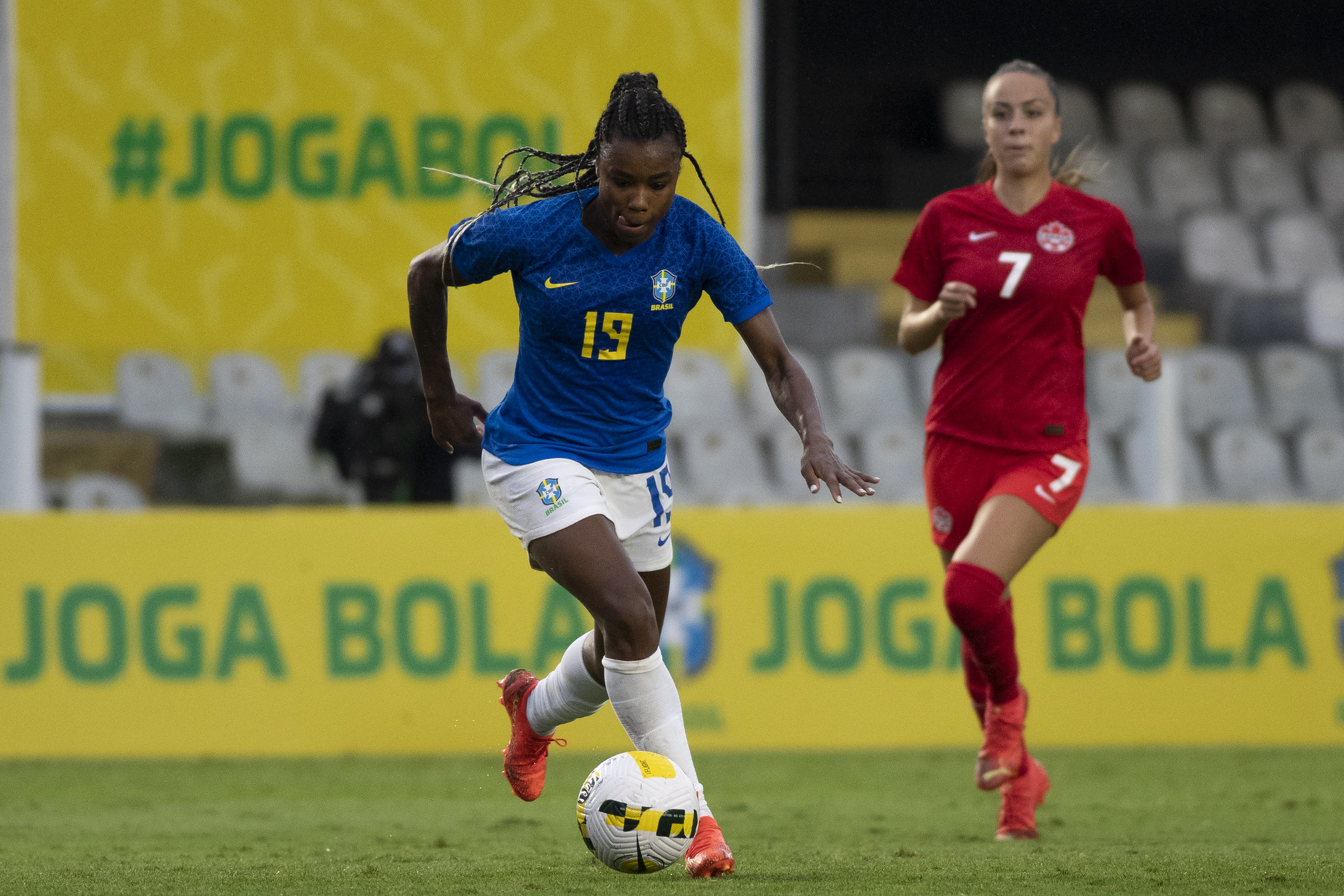 Seleção feminina perde para o Canadá em amistoso preparatório na Vila