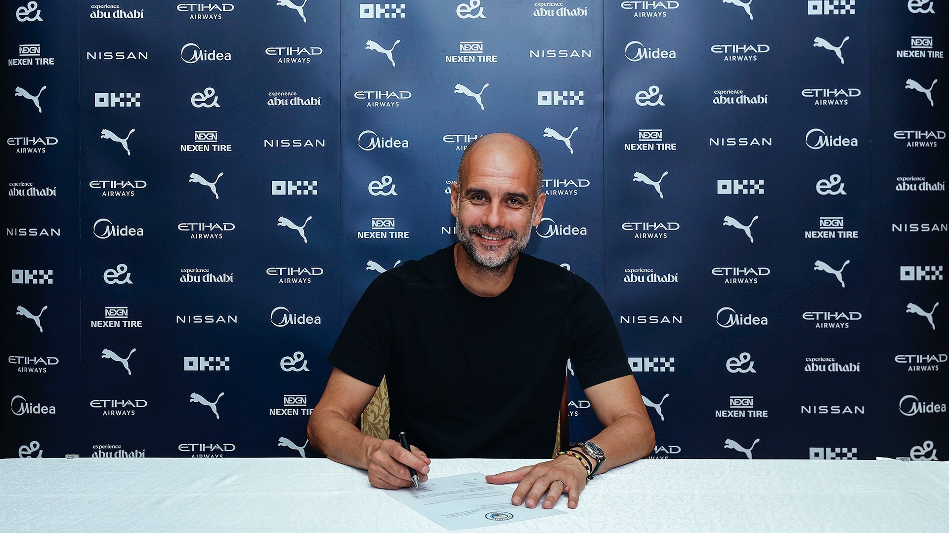 Guardiola renova com o Manchester City e frustra brasileiros