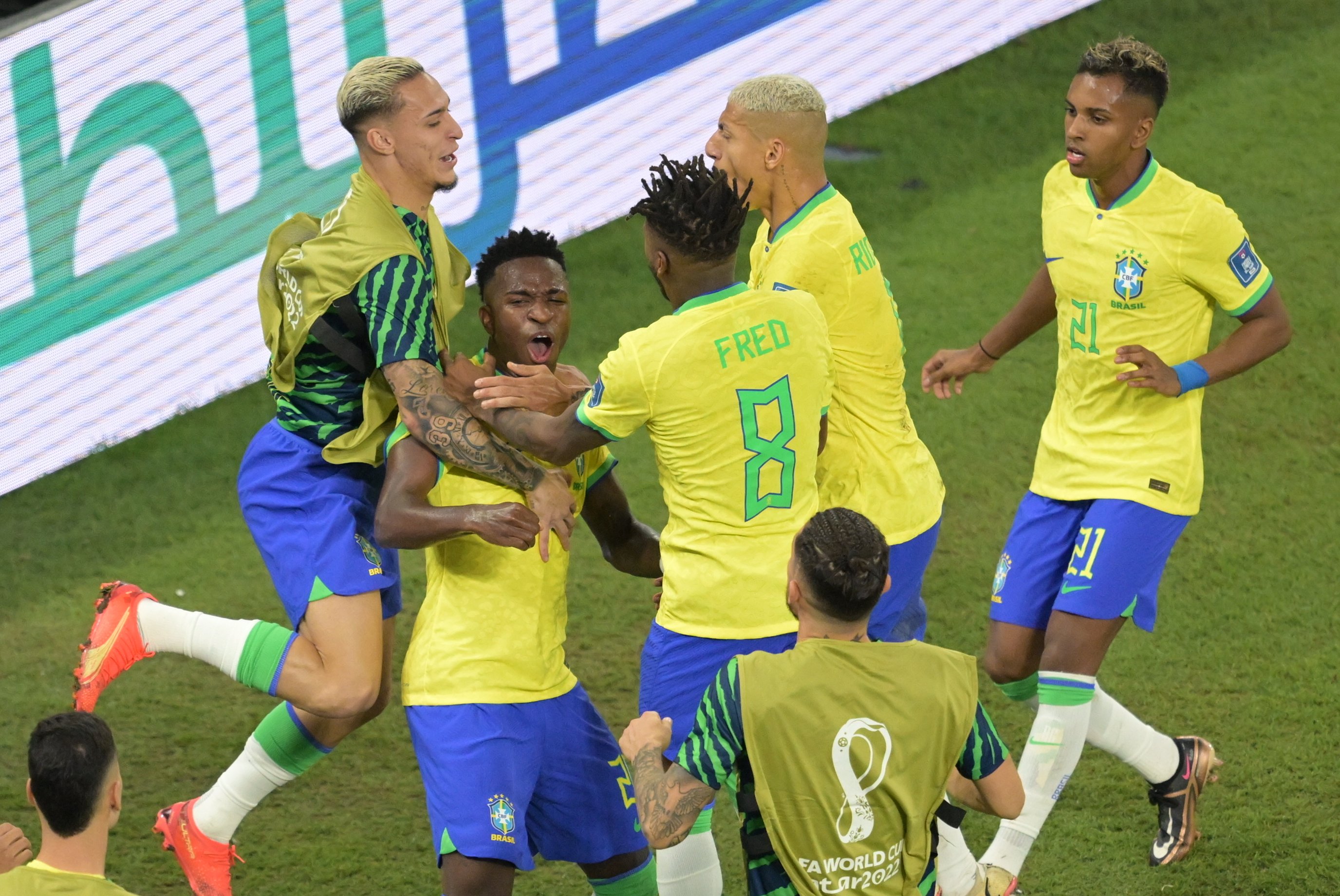 Neymar faz falta e Brasil sofre, mas tem outros protagonistas prontos