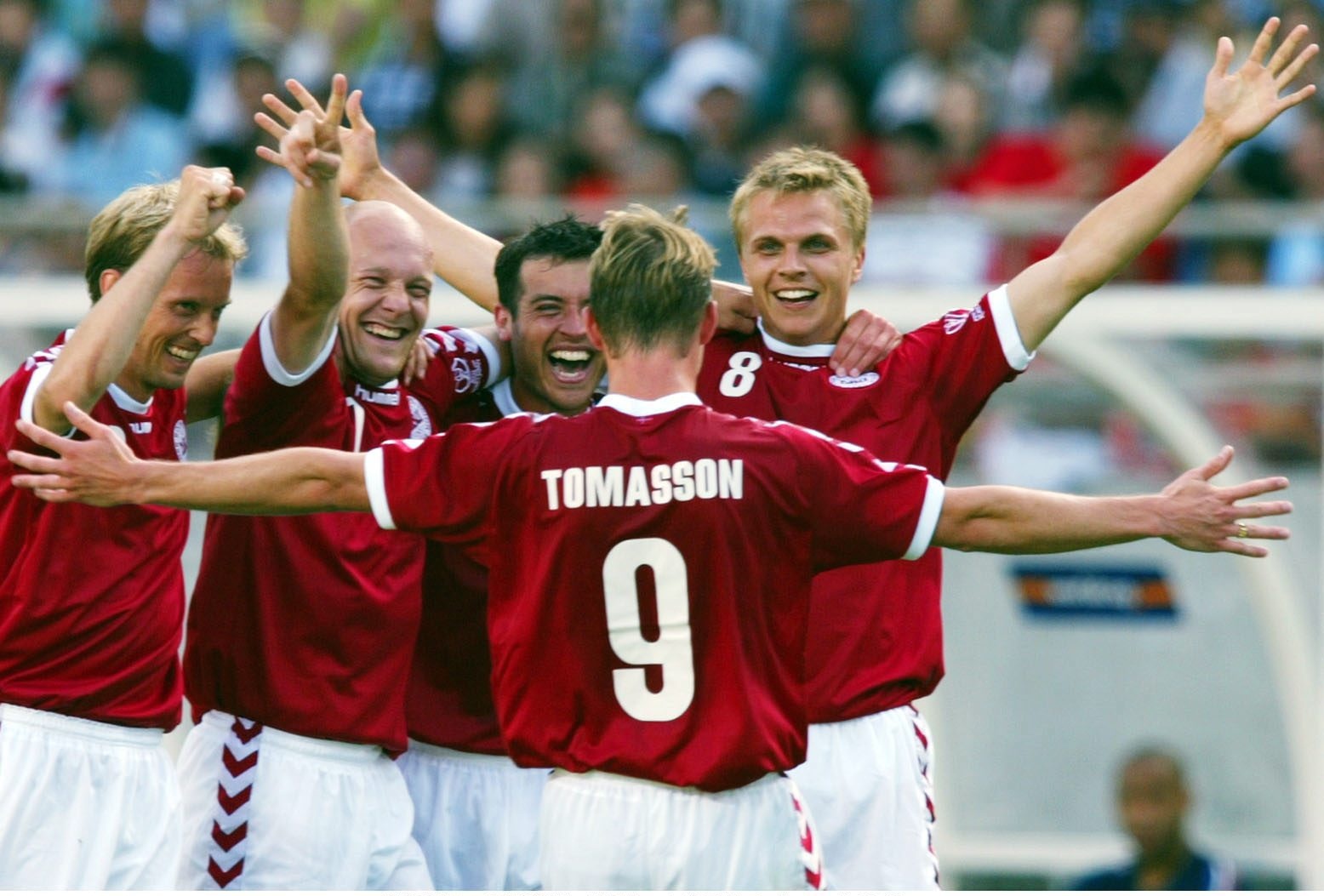 Tomasson, autor de um dos gols da Dinamarca -