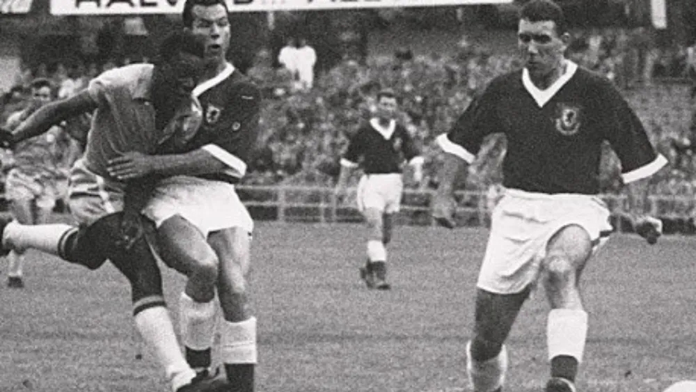 Gales volta à Copa 64 anos após ‘nascimento’ do rei — Pelé, não Charles