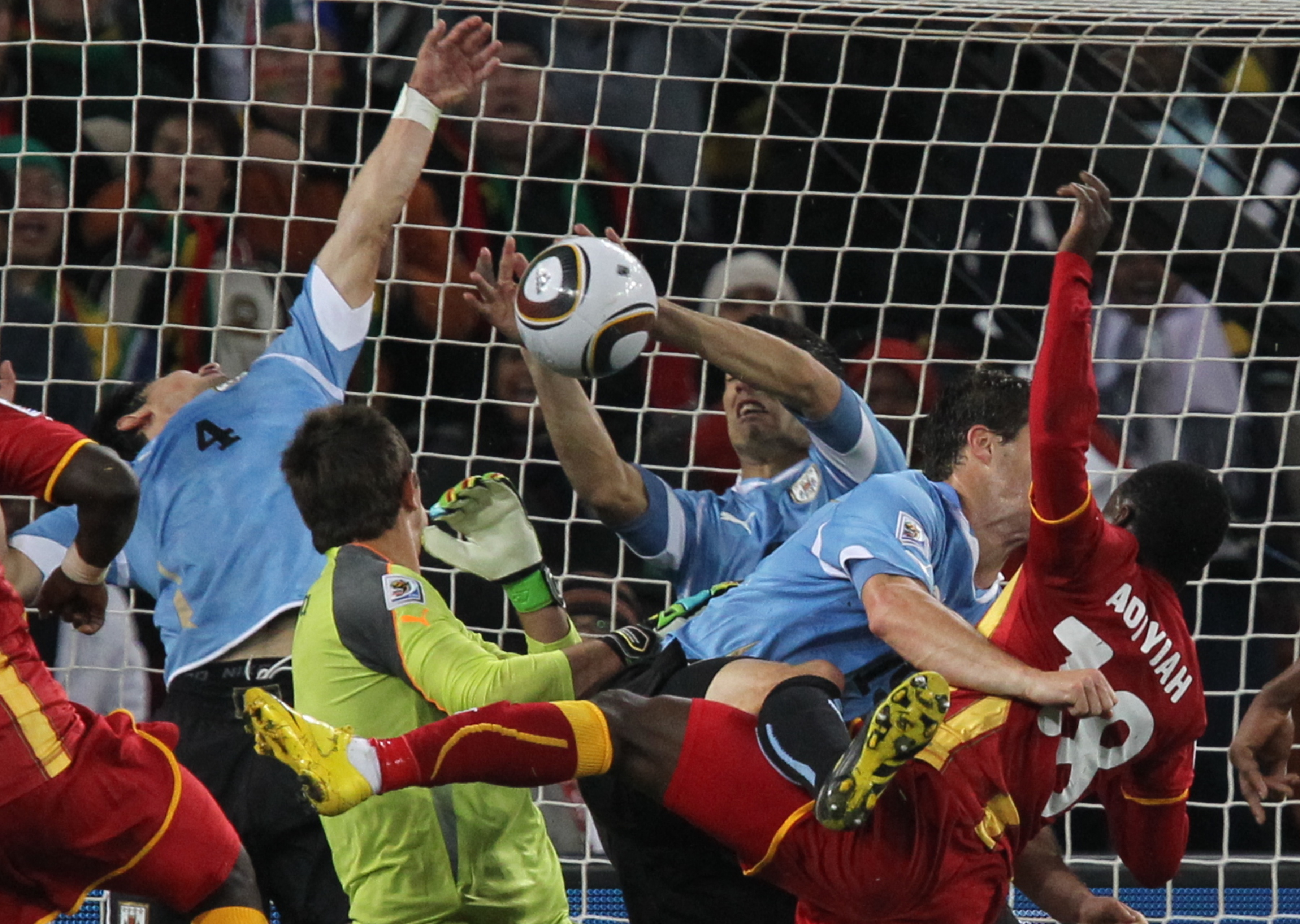 Suárez relembra mão contra Gana: ‘Não tenho que pedir desculpa’