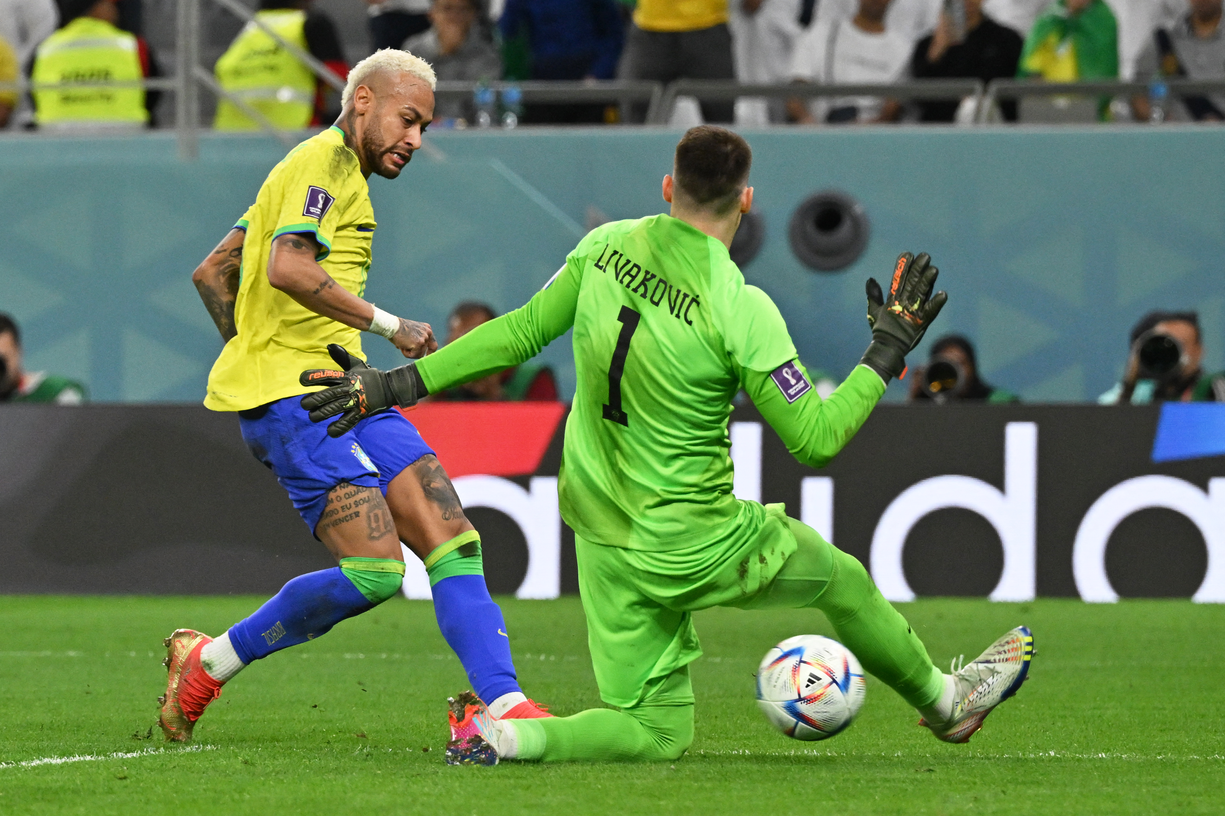 Brasil tinha seis jogadores no ataque quando levou o gol de empate