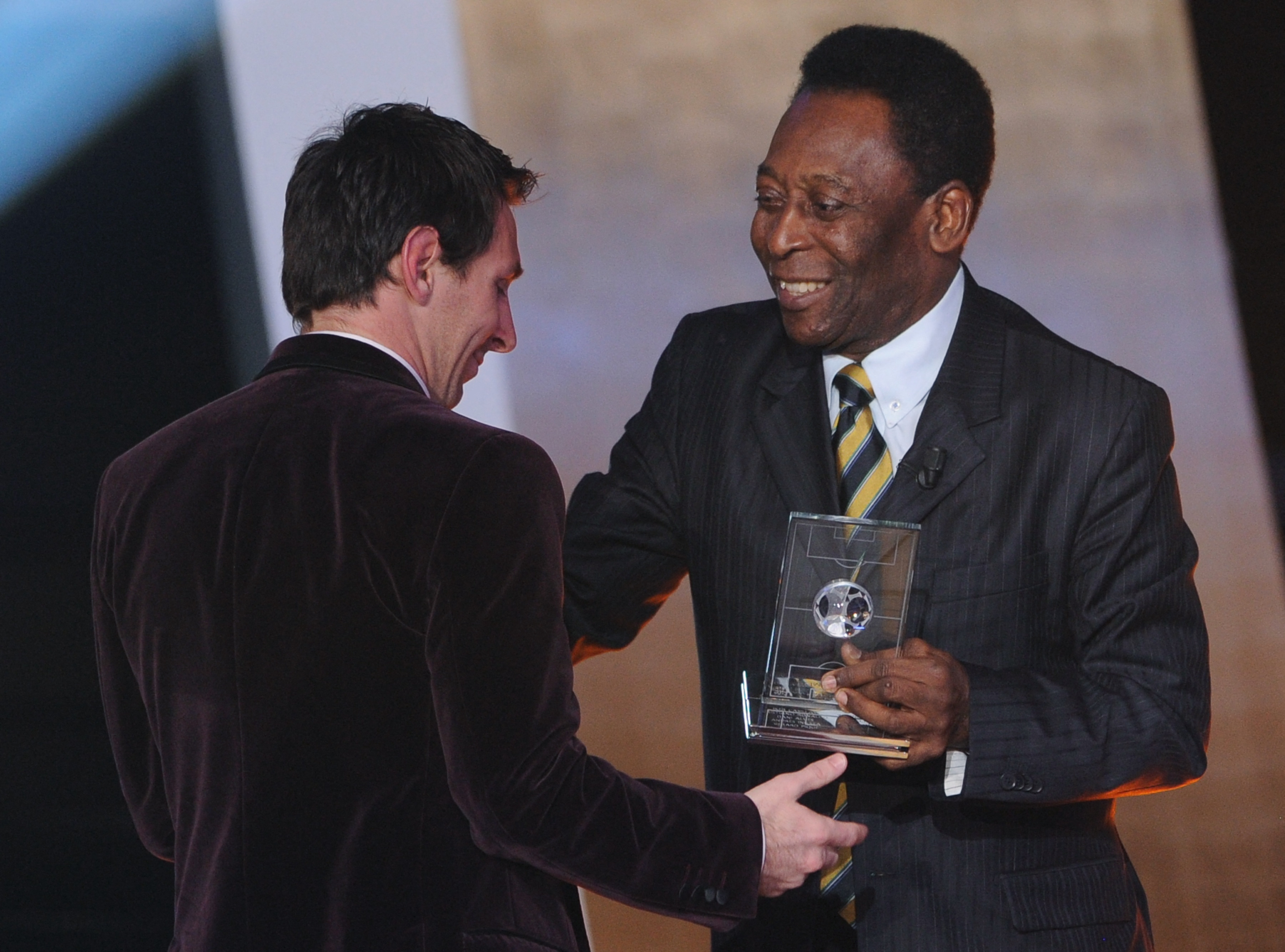 Messi e Pelé têm sete prêmios Bola de Ouro - Franck Fife / AFP