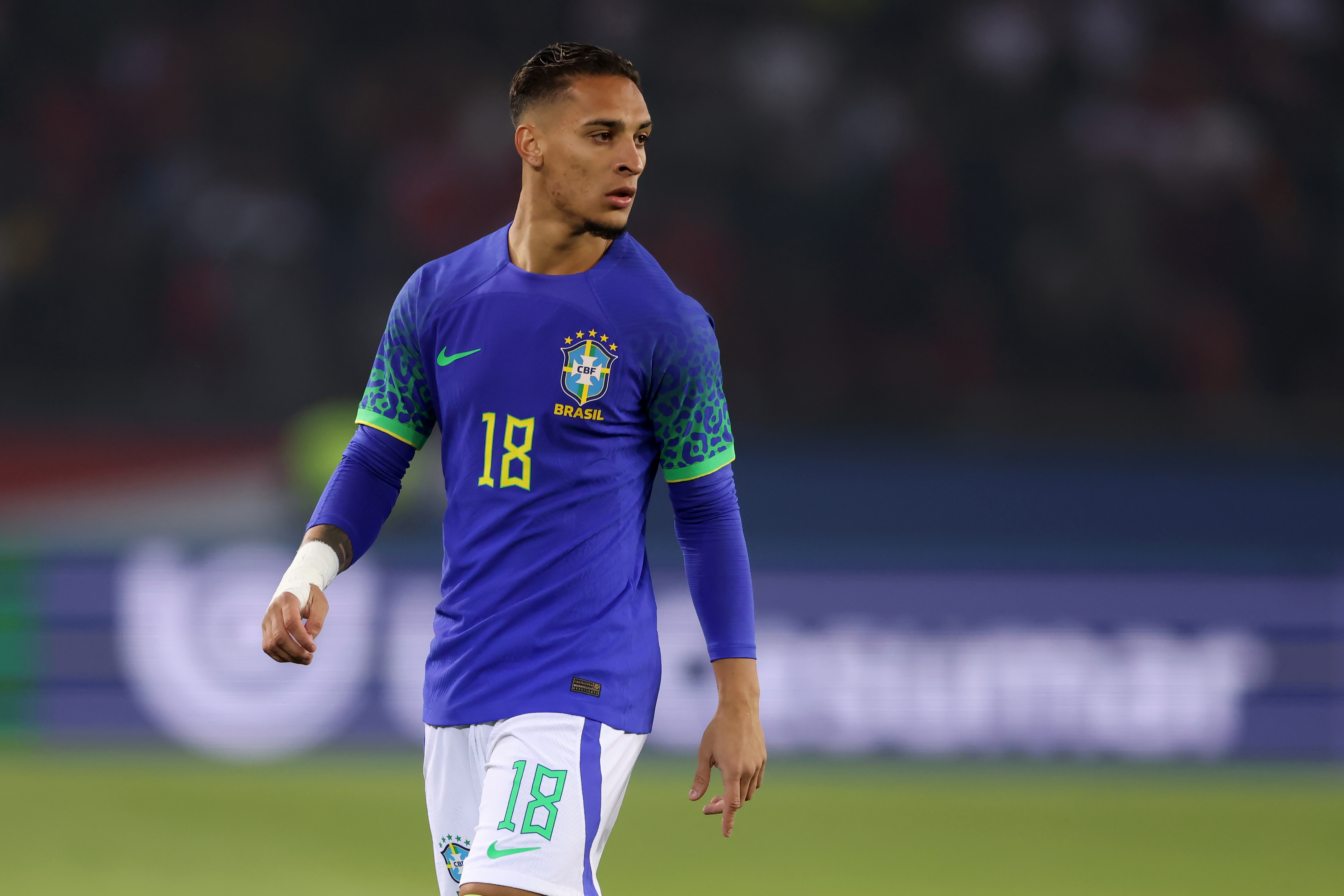 Brasil estreia a nova camisa azul contra a Inglaterra