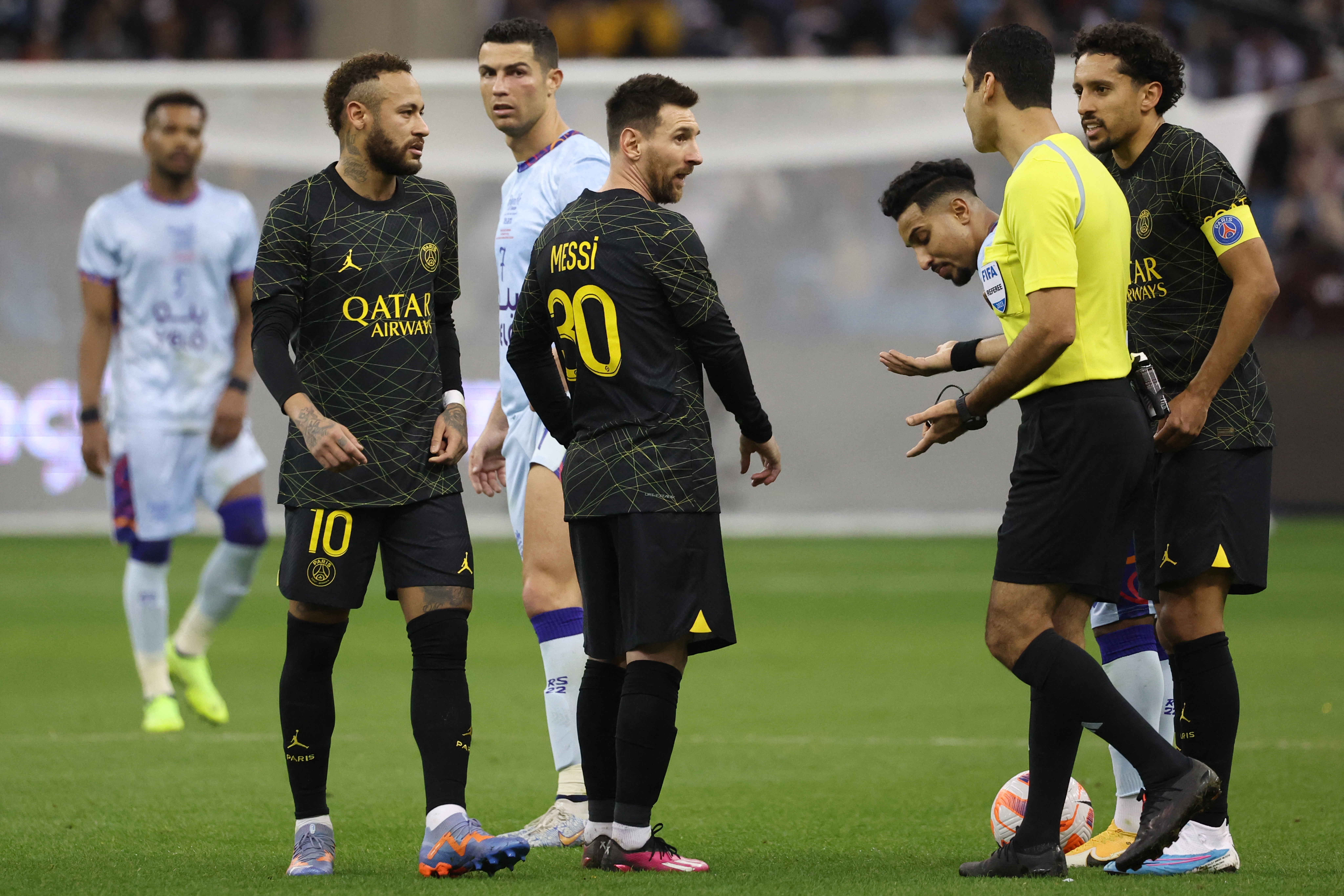 Neymar, Messi e Cristiano em jogo festivo do PSG na Arábia Saudita