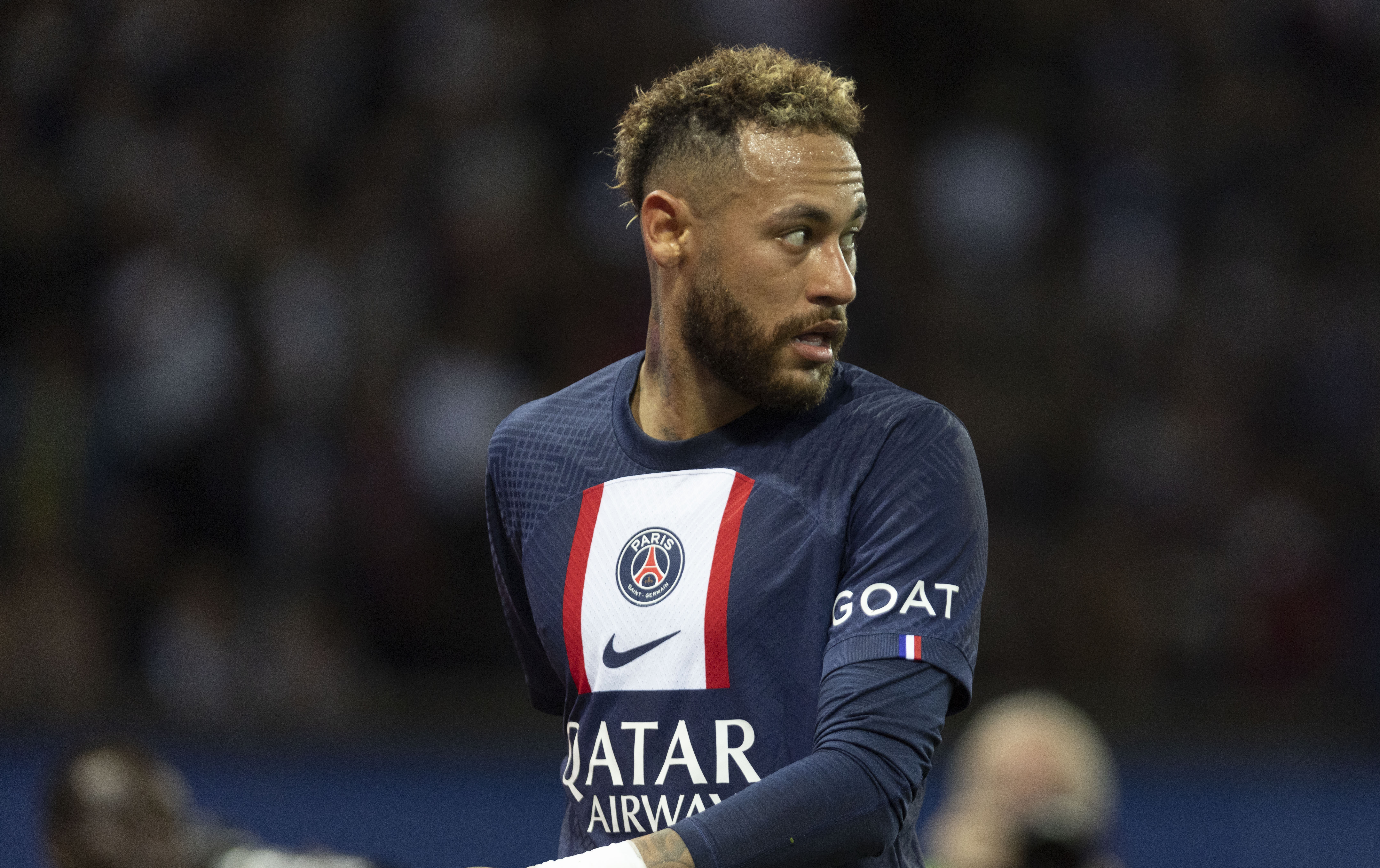 Neymar cedeu o número 10 para Messi em partida pela Copa da França