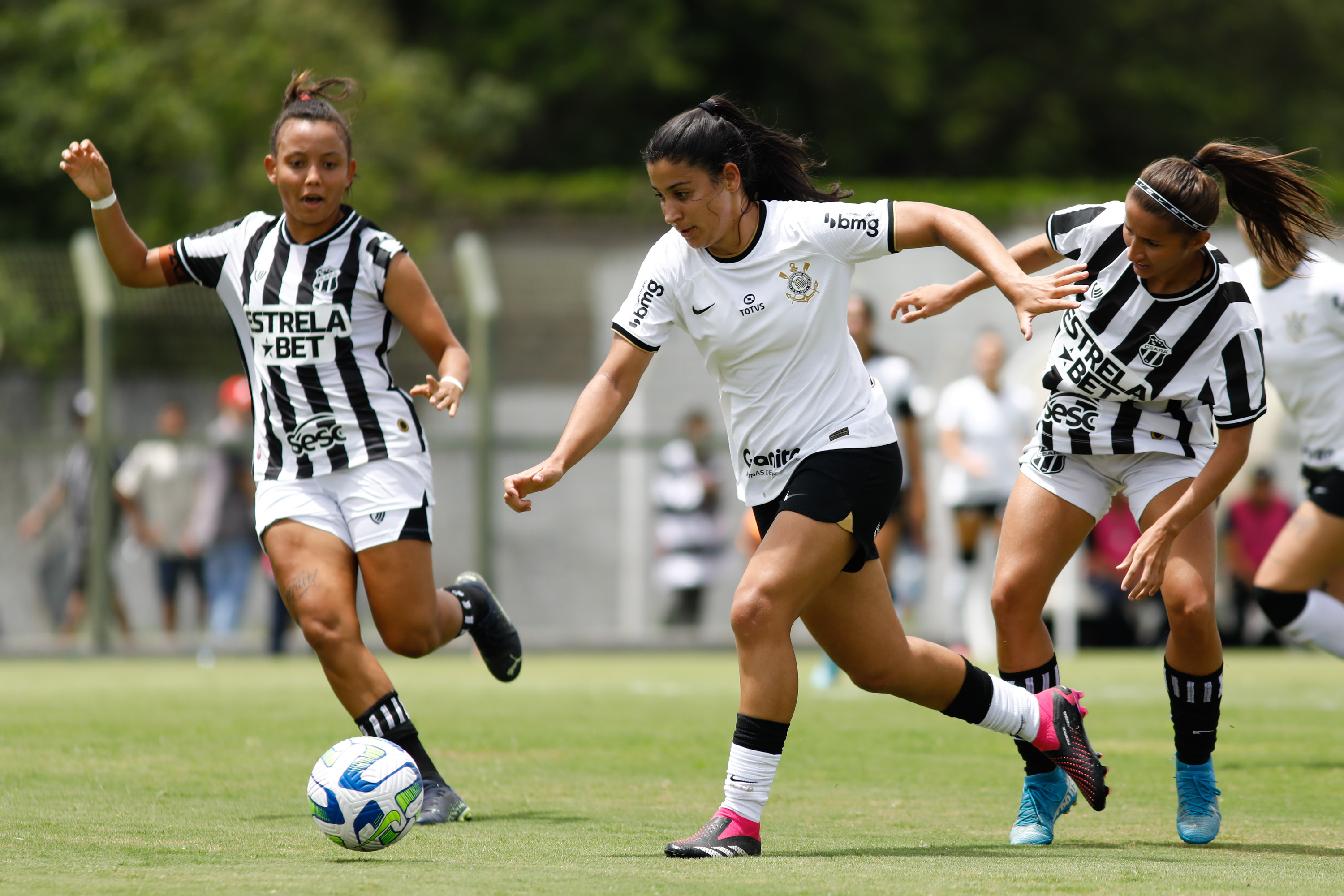 Fluminense estreia com goleada por 9 a 0 no Brasileirão Feminino