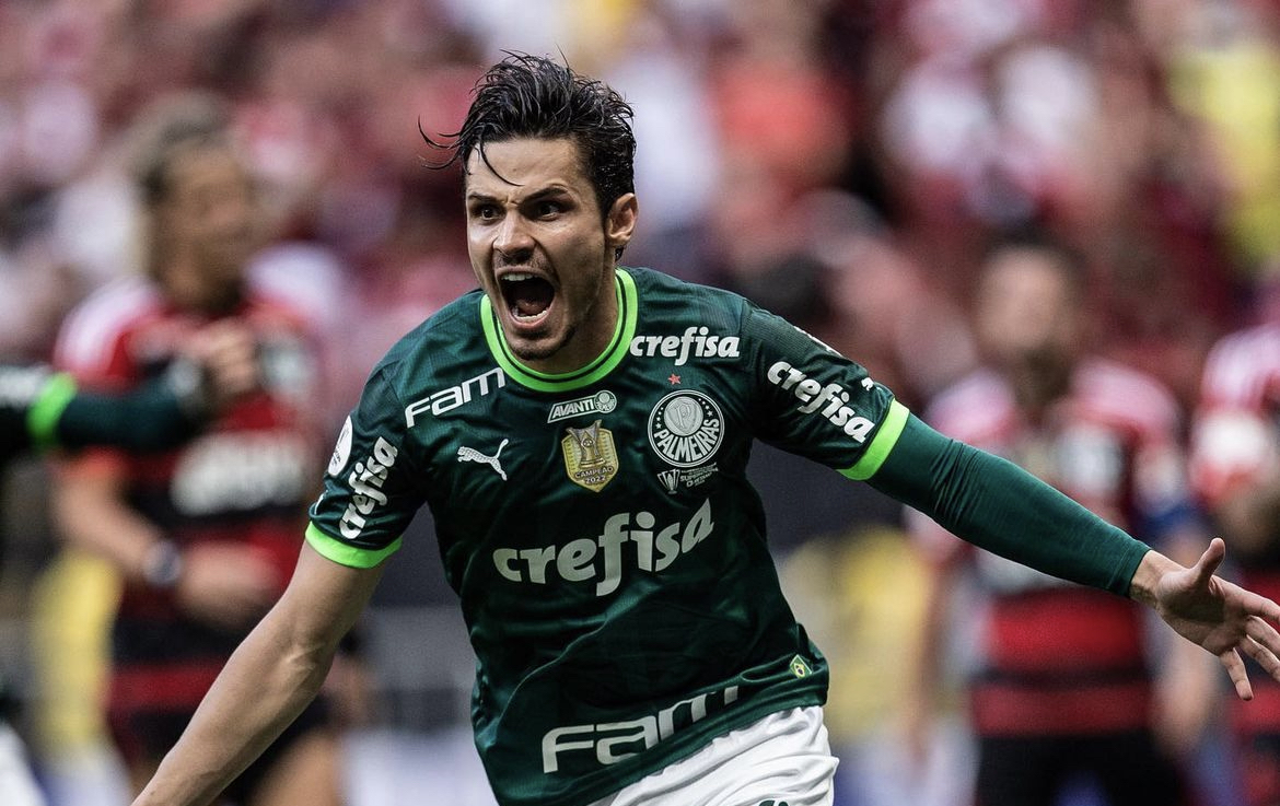 Raphael Veiga recebe chance com Ramon -