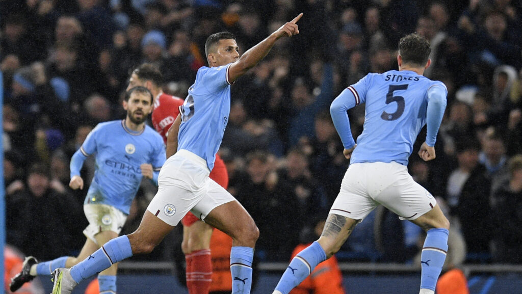 Rodri comemora o gol que abriu o placar sobre o Bayern pelo jogo de ida da Champions