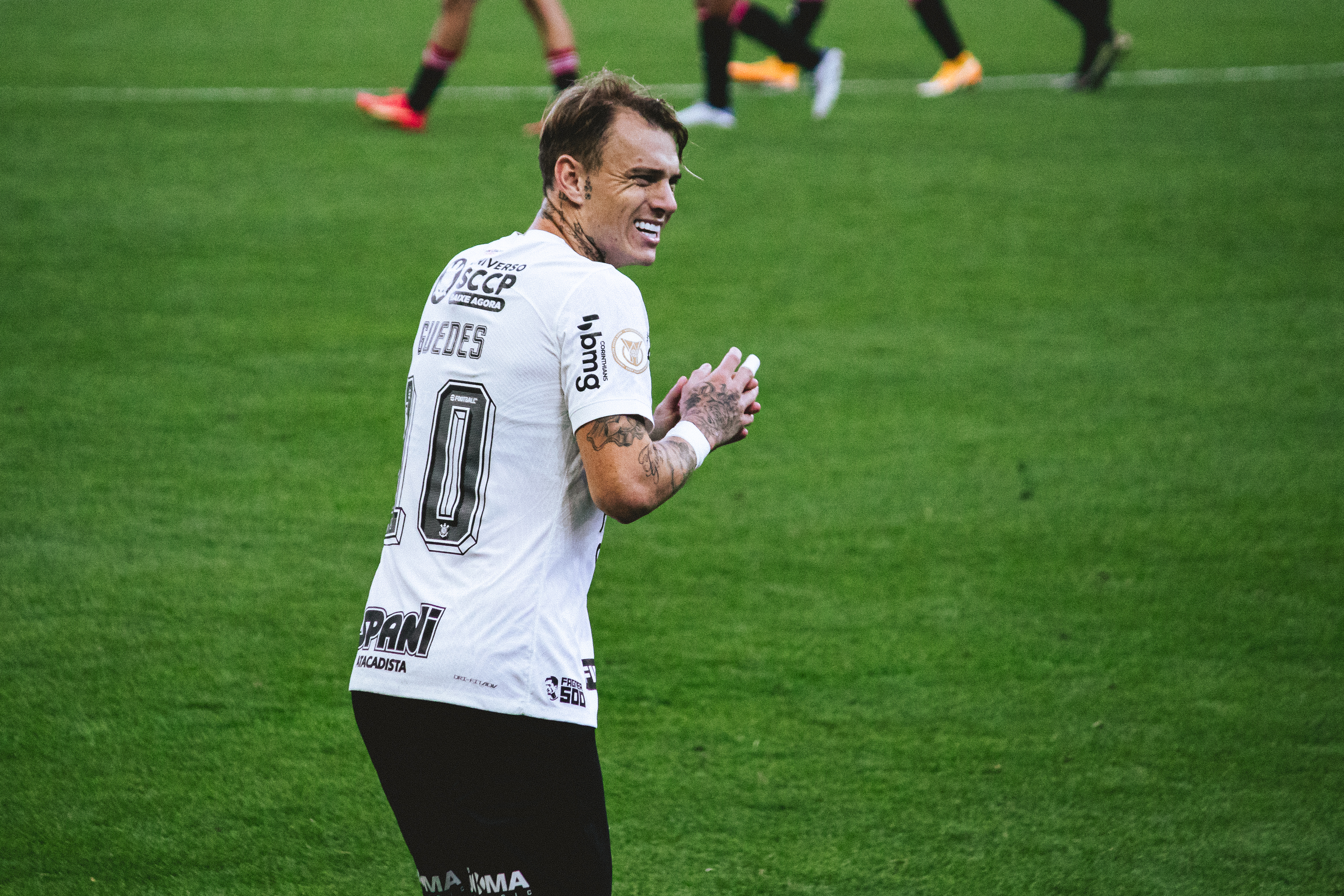 Roger Guedes, do Corinthians, durante partida contra o São Paulo