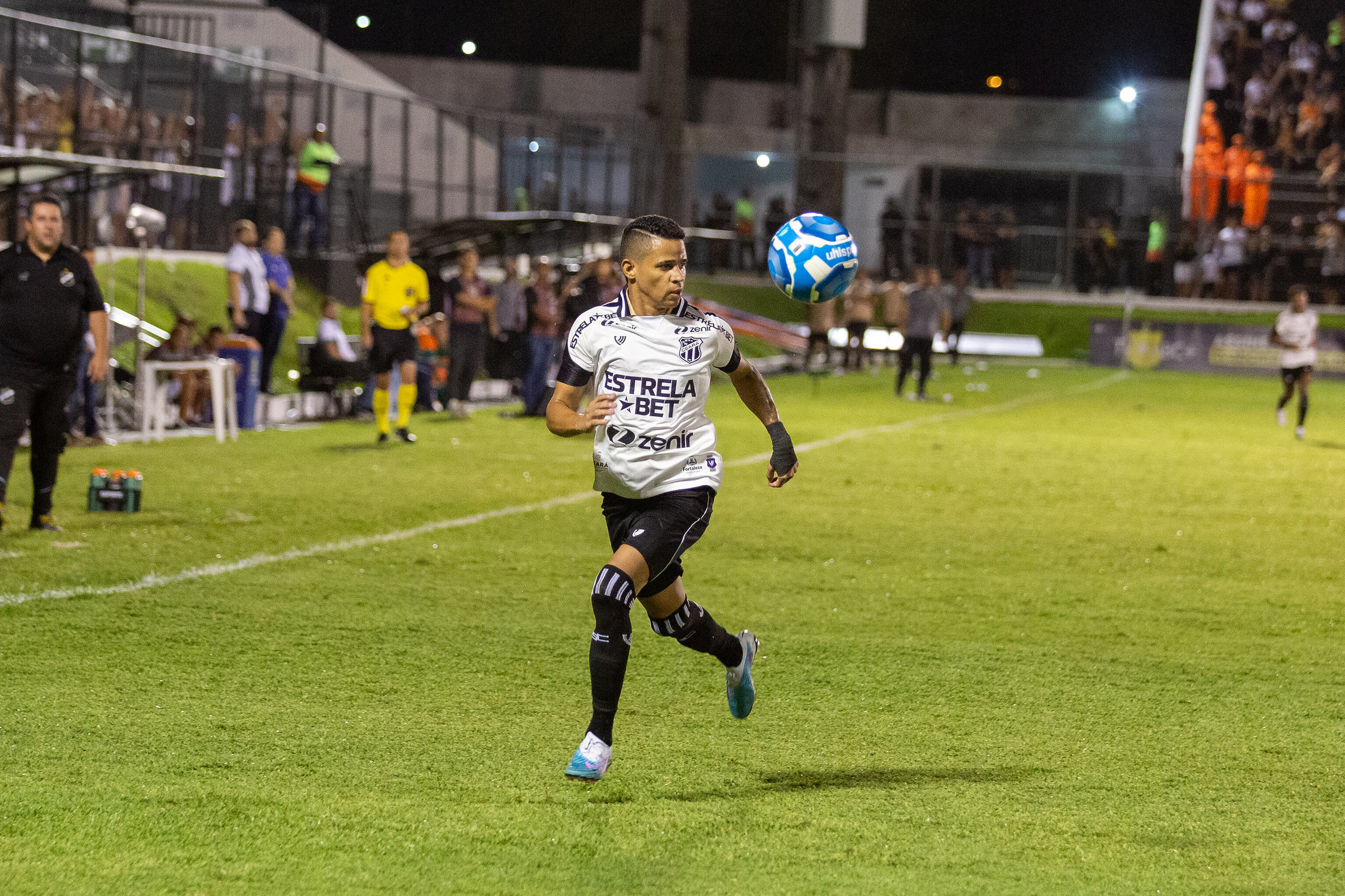 Erick tem passagens por Vitória e Náutico como profissional