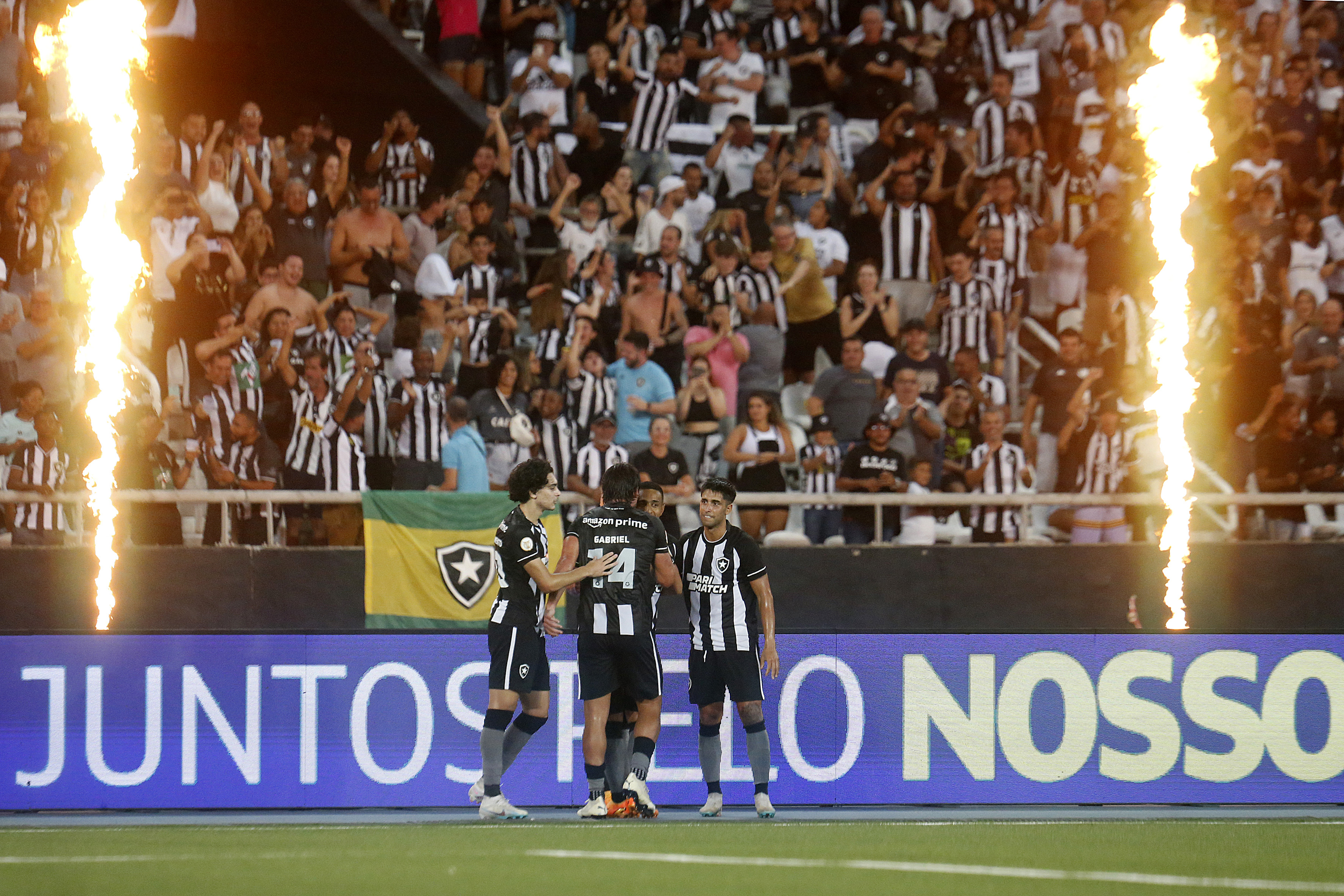 4 jogos e 4 vitórias: Botafogo é líder com 100% de aproveitamento no Brasileirão
