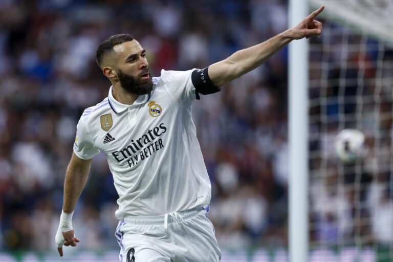 Benzema deixa Real Madrid como ídolo e com 25 títulos conquistados