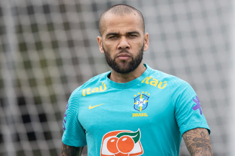 Daniel Alves tem novo recurso negado e seguirá preso na Espanha