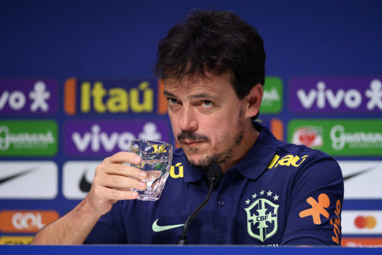 Horário e onde assistir à primeira convocação de Diniz na seleção