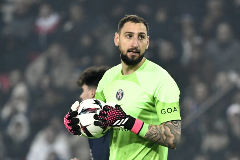 Donnarumma, goleiro do PSG, sofre assalto em casa em Paris