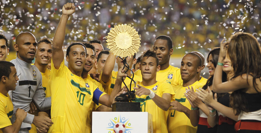 Brasil x Argentina no Superclássico das Américas 2011. Ronaldinho Gaúcho e Neymar - Foto: Rafael Ribeiro / CBF