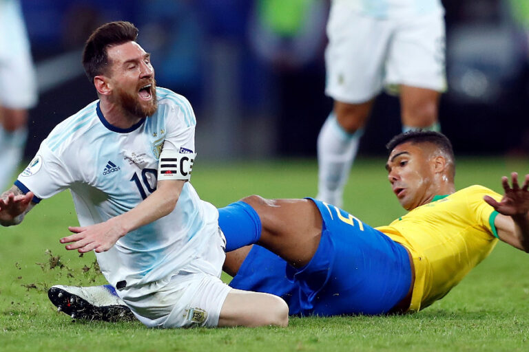 Casemiro relembra embates: ‘Quem gosta de futebol, gosta do Messi’