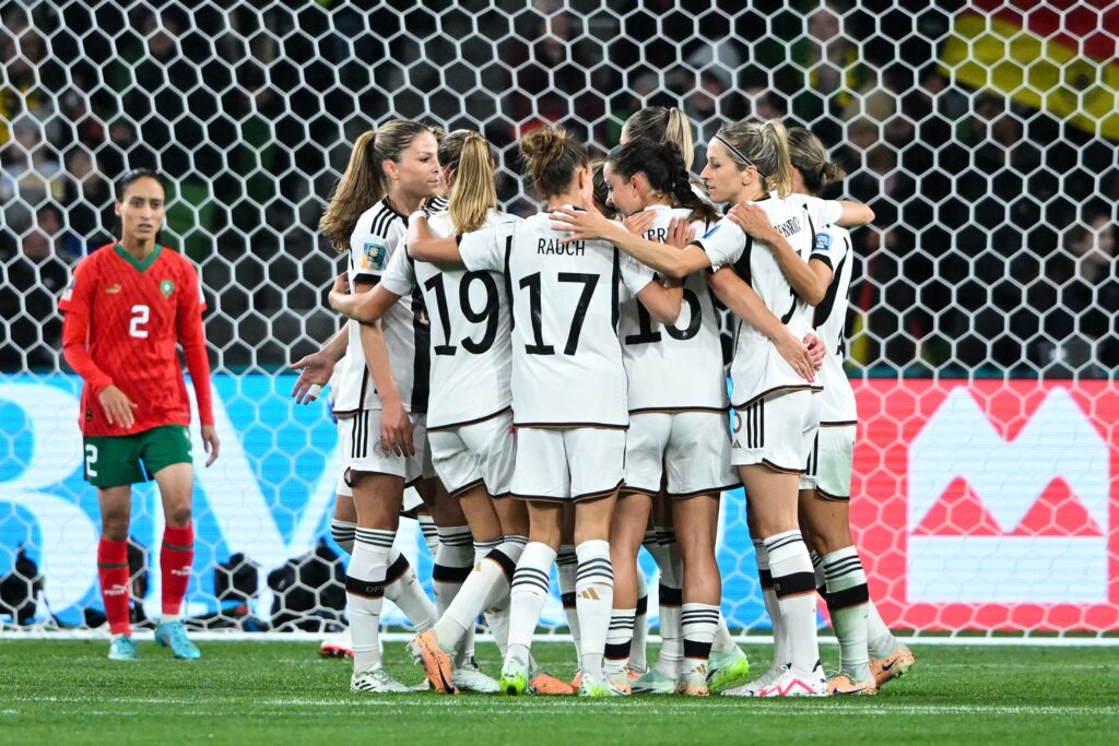 Alemanha celebra o gol de Klara Buehl contra o Panamá - JAMES ROSS/EFE