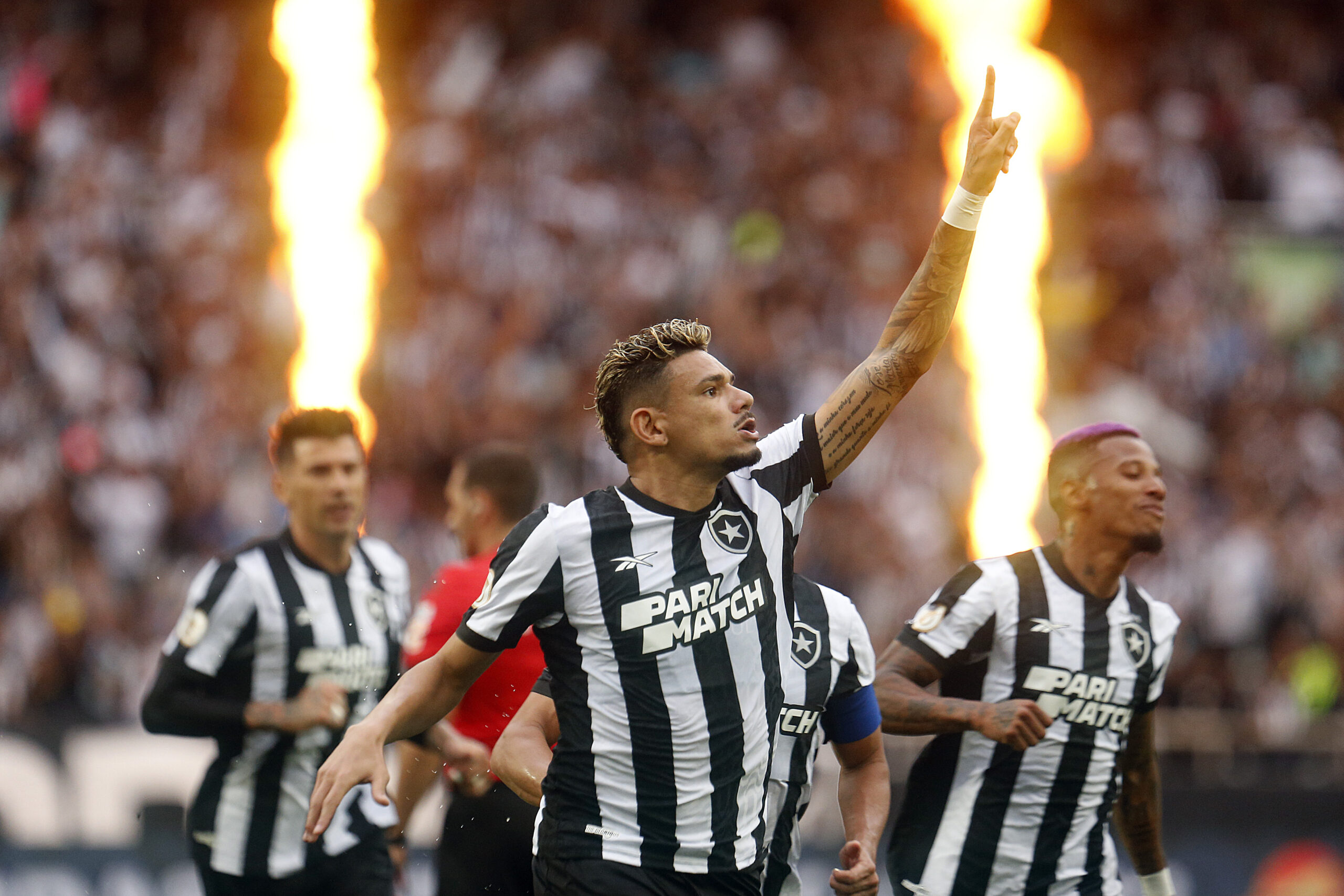 Brasileirão: Botafogo supera o Coritiba e conquista título simbólico do 1º turno