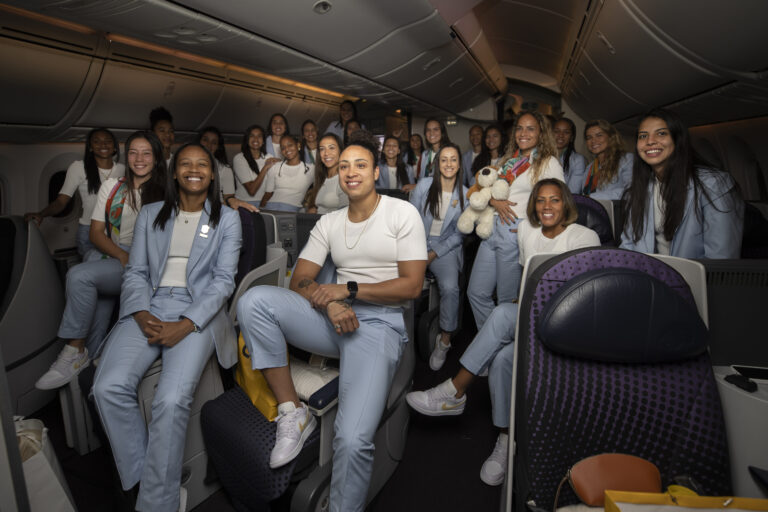Seleção brasileira embarca rumo à Austrália para a disputa da Copa feminina