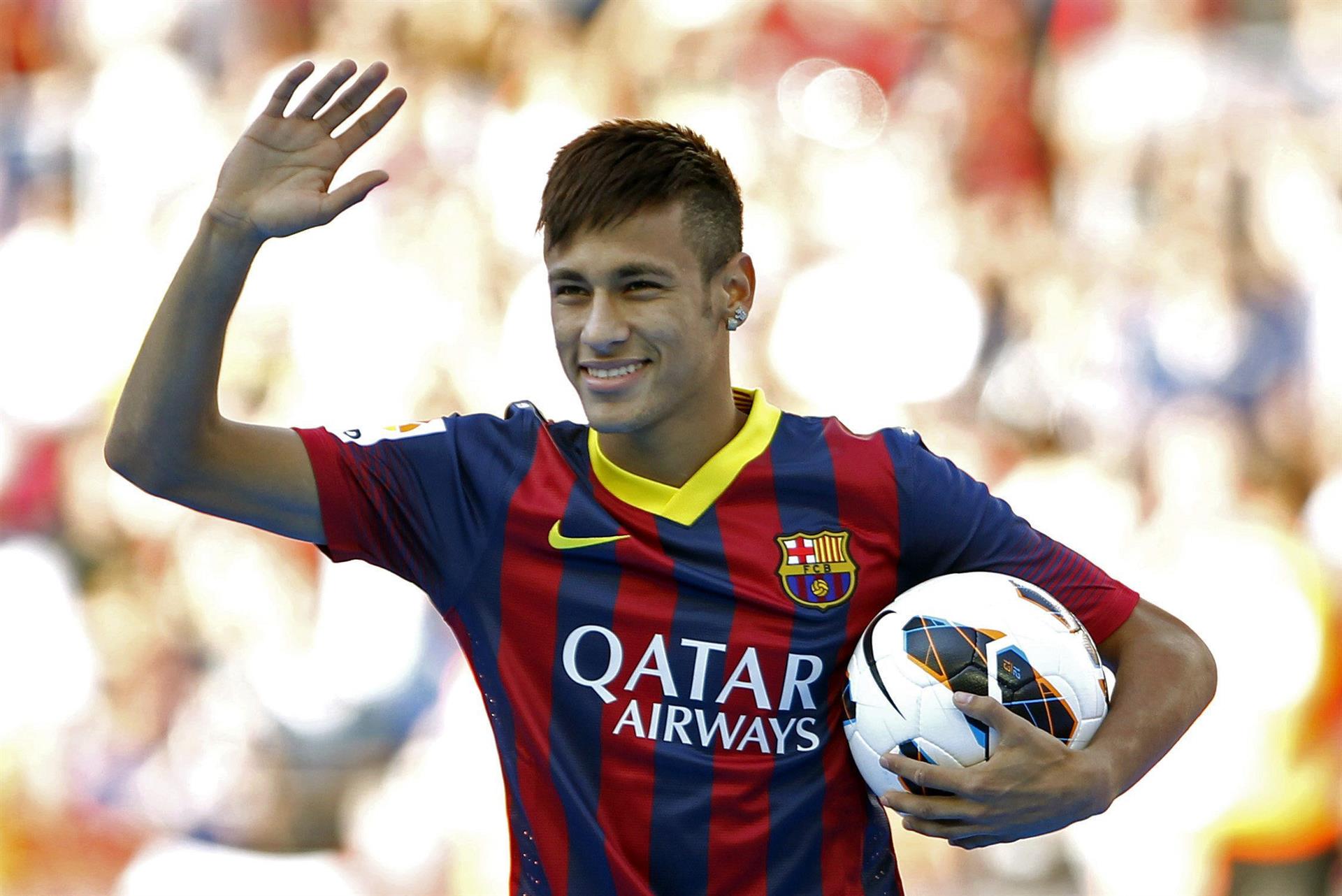 Transferência de Neymar para o Barcelona bateu recorde e gerou até investigação por corrupção e fraude - Foto: EFE/Toni Albir