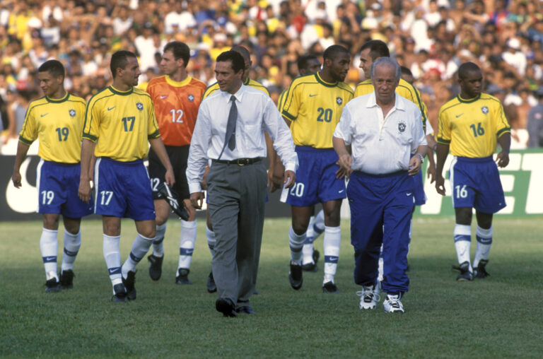 Em 1998, Luxemburgo conciliou cargos na seleção e no Corinthians; relembre