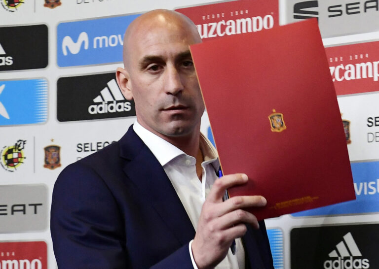Rubiales surpreende, não pede demissão e cita ‘falso feminismo’ e ‘assassinato social’