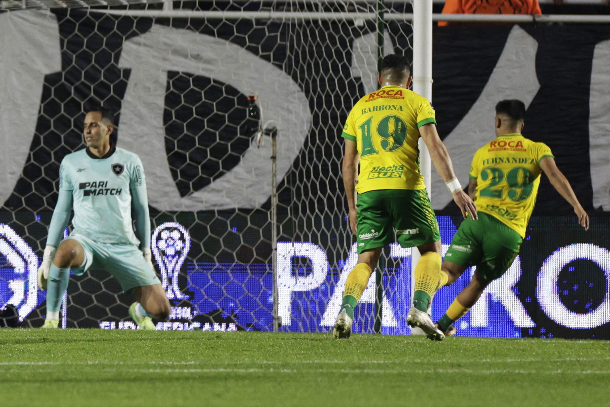 Fortaleza e Corinthians avançam com empates na Sula; hoje tem Goiás e  Botafogo