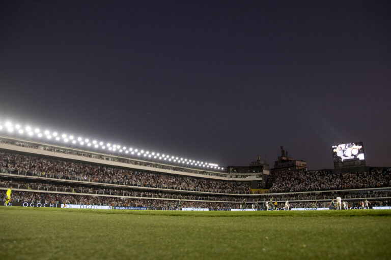 STJD diminui pena, e Santos volta a jogar com torcida no domingo