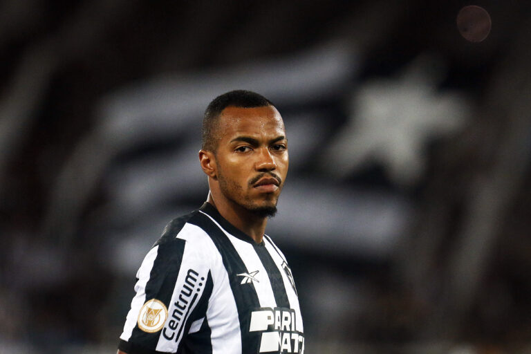 Botafogo tem apenas dois titulares de 2023 traumático