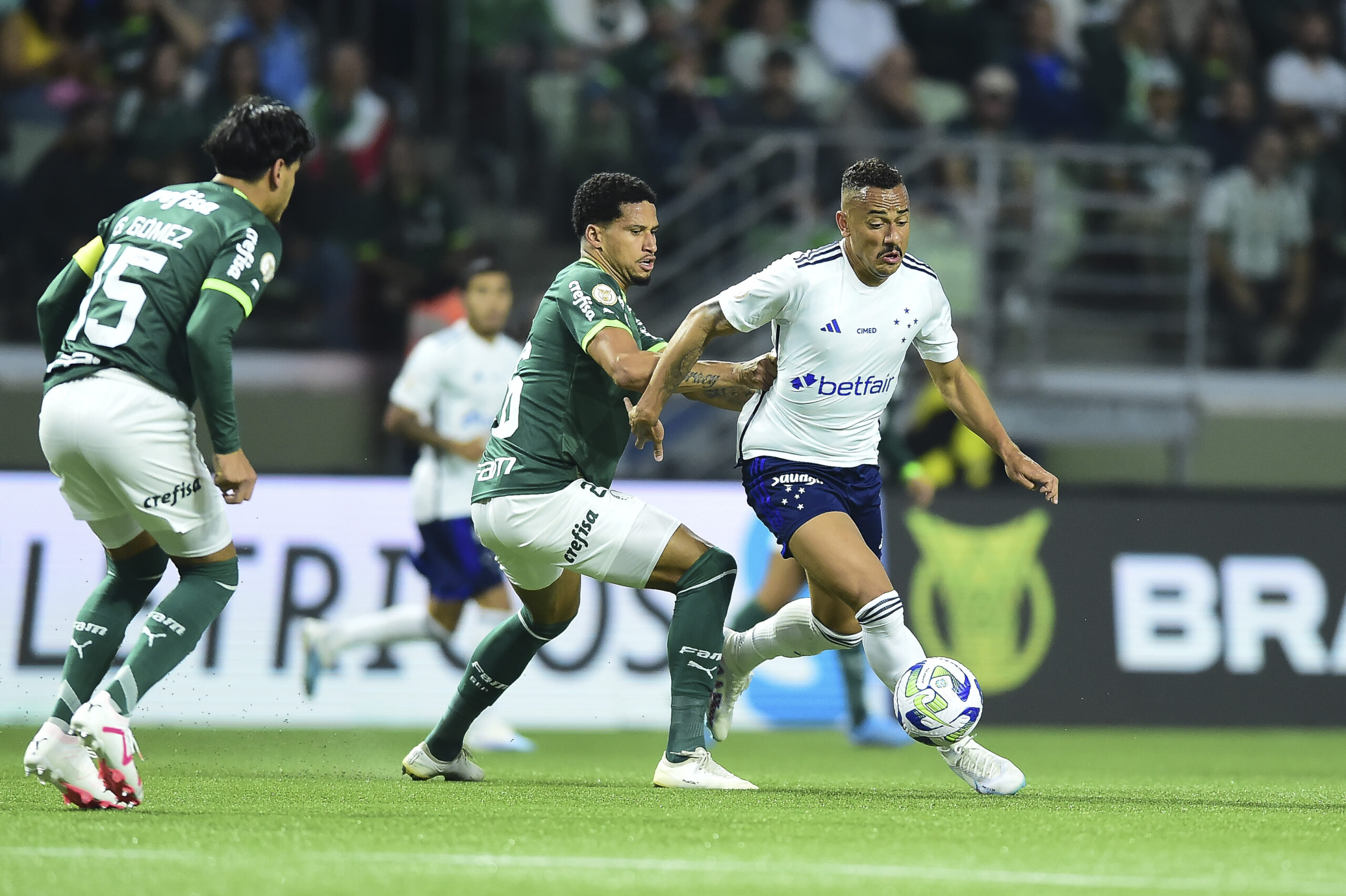 Palmeiras marca no final e vence Cruzeiro pelo Campeonato