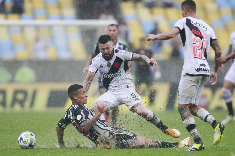 Maracanã fechará por tempo indeterminado para recuperar gramado