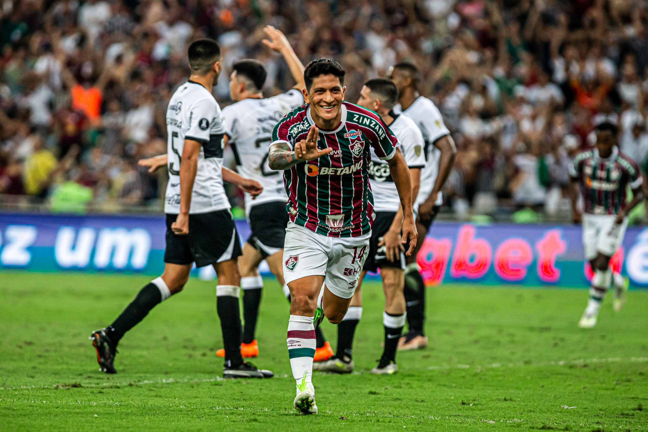 Hoje tem Fluminense x Coritiba. Cano não joga e Diogo Barbosa