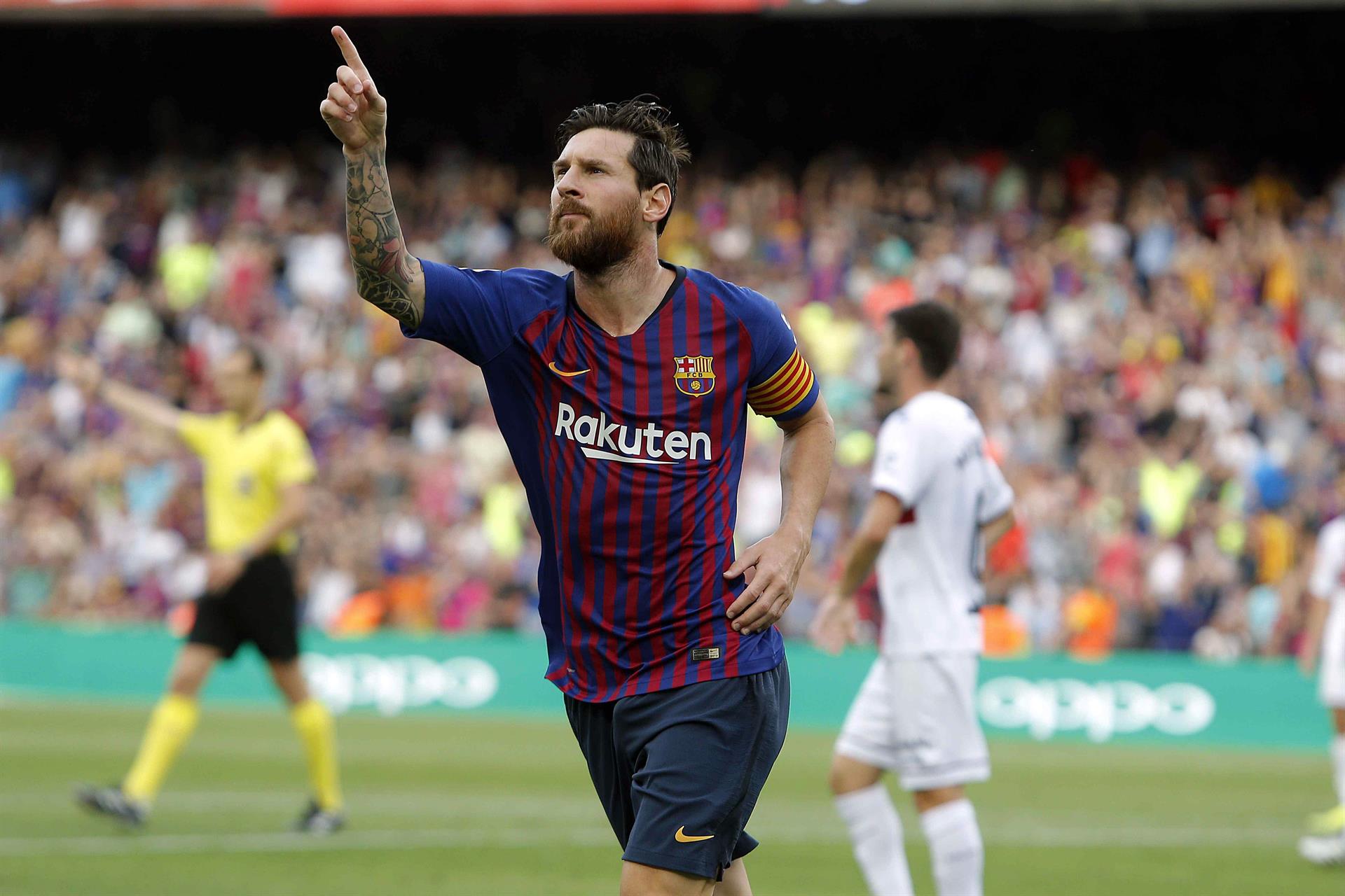 Messi festeja gol pelo Barcelona, contra o Huesca, por LaLiga - EFE/Toni Albir
