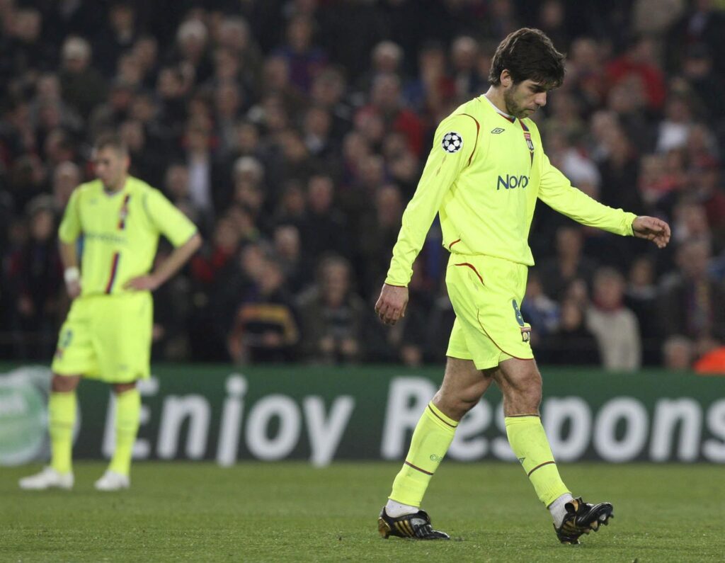 Juninho Pernambucano conquistou a França e virou ídolo do Lyon - EFE/Albert Olivé