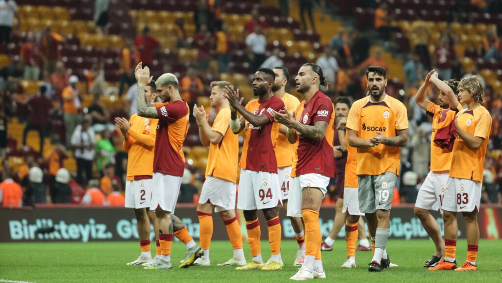 Galatasaray é uma das atrações dos playoffs da Champions - EFE/EPA/ERDEM SAHIN