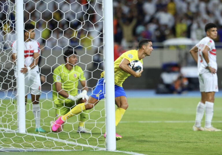 Cristiano Ronaldo marca no fim e salva Al-Nassr de eliminação na estreia de Mané