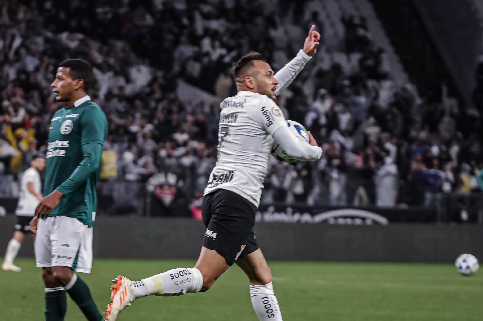 Corinthians marca no final e garante empate por 1 a 1 contra o Goiás